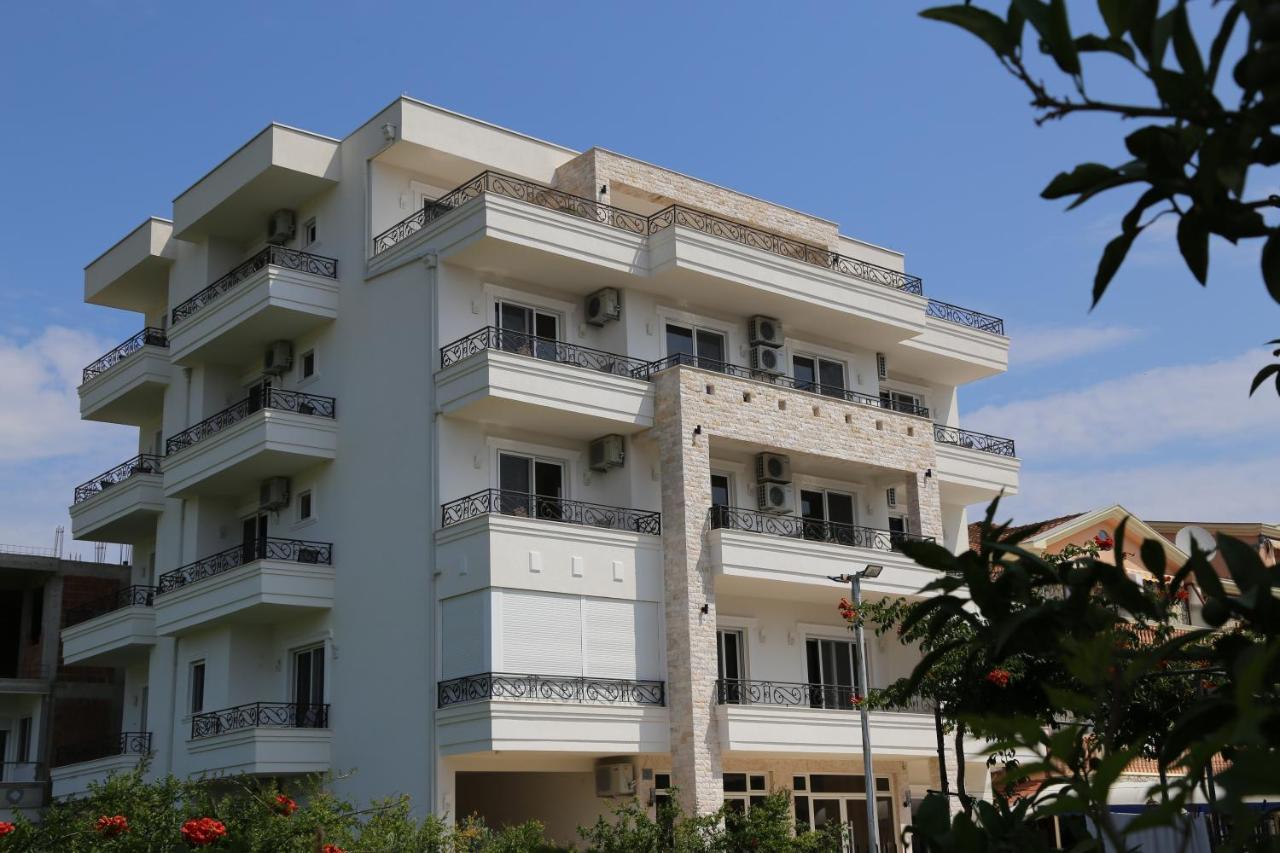 Metropolis Ξενοδοχείο Ούλτσιν Εξωτερικό φωτογραφία