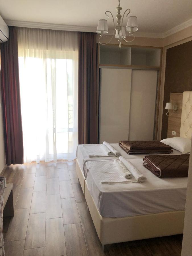 Metropolis Ξενοδοχείο Ούλτσιν Εξωτερικό φωτογραφία